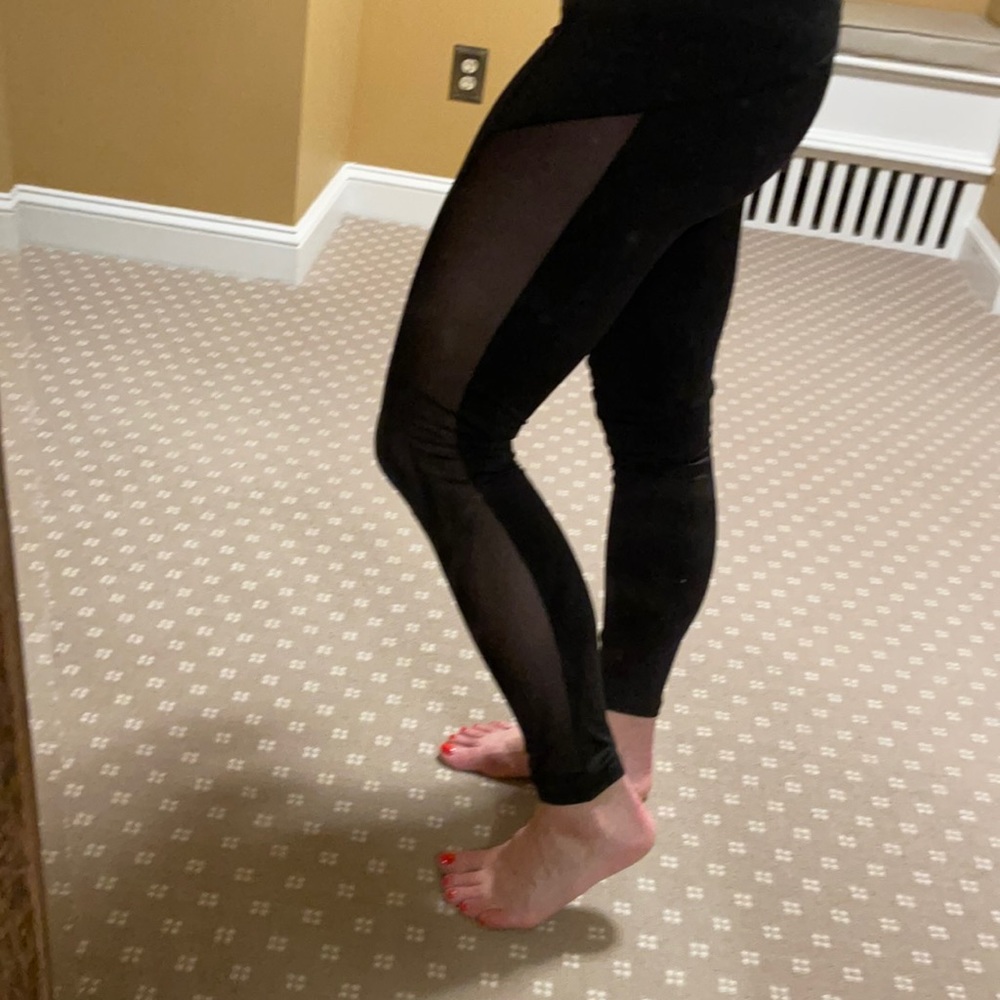 Maternity workout pants with mesh siding detail